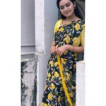 Gayathri Yuvraaj Instagram - You do not find the happy life. You make it.”😍 Sarre @dsalwar
