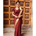 Gayathri Yuvraaj Instagram - இனிய தமிழ் புத்தாண்டு வாழ்த்துகள்! இந்தப் புத்தாண்டு உங்கள் வாழ்வில் எல்லா நன்மைகளையும் கொண்டு வரட்டும் 🙏🏻