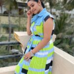 Gayathri Yuvraaj Instagram – Life has got all those twists and turns. You’ve got to hold on tight and off you go.”✌️

Outfit & handbag @falishasiddhu_