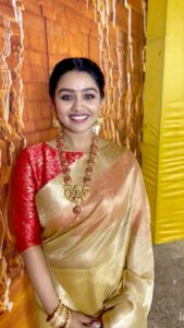 Gayathri Yuvraaj Instagram - Stay positive, work hard, Make it happen!! @littlefingers_bridal_jewellery #positivevibes #workhard #keepsmiling