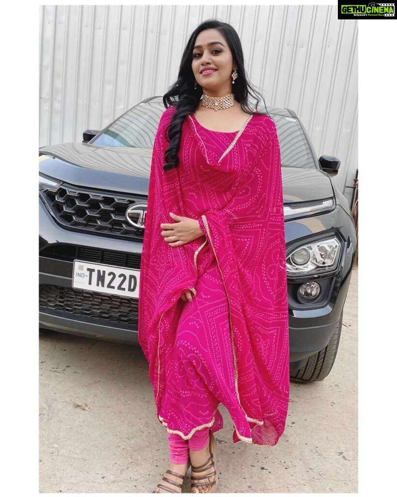 Gayathri Yuvraaj Instagram - Every moment is a fresh beginning!!😍 Outfit @instorefashions #💗