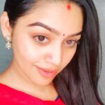 Gayathri Yuvraaj Instagram - ❤️ #saivamuthamkoodthal #konjamneramennaikollayya #😍😘