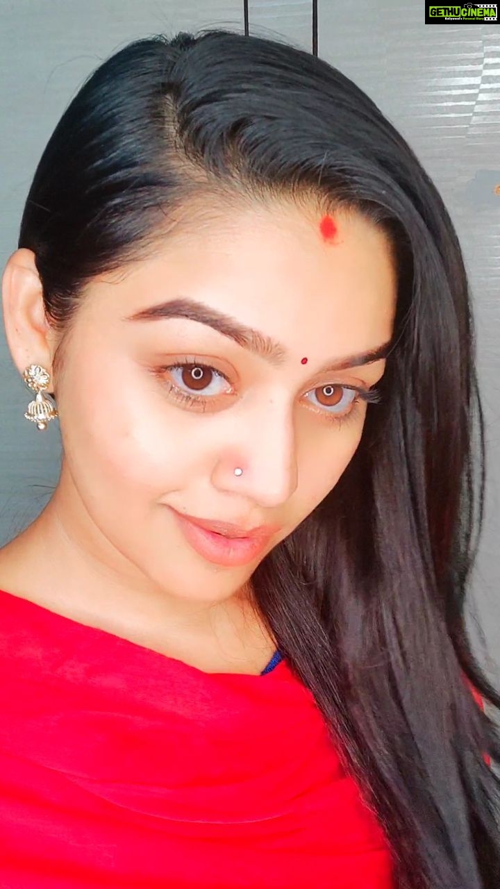Gayathri Yuvraaj Instagram - ❤️ #saivamuthamkoodthal #konjamneramennaikollayya #😍😘
