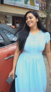 Gayathri Yuvraaj Instagram - Sure? ✨

#trendingsongs #bachelor #chummaorureel