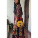 Gayathri Yuvraaj Instagram - ikkat material sling bag @vivastrends07 #😍😍😘