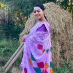 Gayathri Yuvraaj Instagram - 💜💜💜 Saree @giacouture_sarees Pc @pranikadhakshu