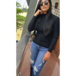 Gayathri Yuvraaj Instagram - Life is so cool when the attitude remains the way ... 🖤 #beyourself #happygirl😍 #ّ🖤