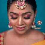Gayathri Yuvraaj Instagram - ORGANISED BY: @rhema_ashok MUA: @rhemas_bellezza_atelier SAREE: @diademstore.in HAIRSTYLIST: @thesareedrapistchennai JEWELLERY: @chennai_jazz BLOUSE: @j2fashions FLOWER: @reesribridalflowers DOP: @rangoli_photography LOCATION: @diademstore.in