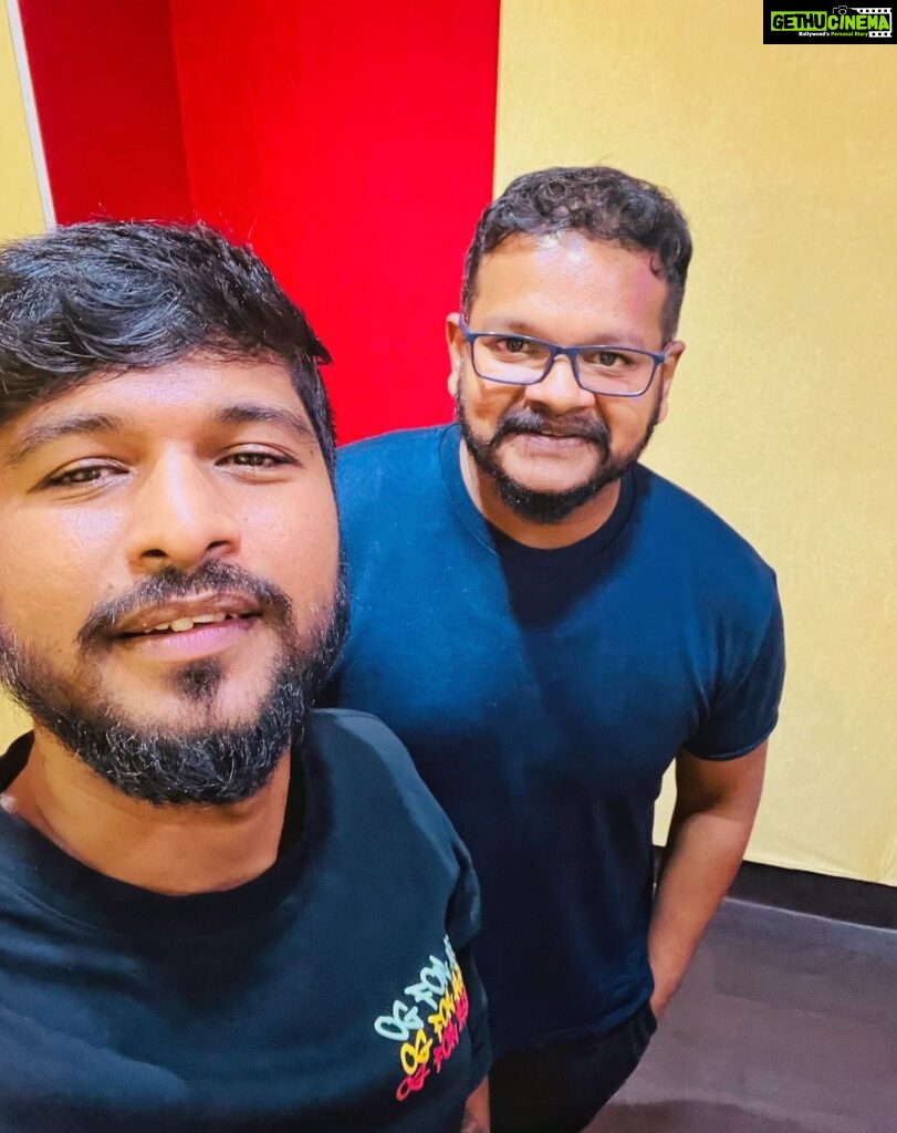 Ghibran Instagram - Here is Singer/Lyricist/Composer @vaisaghh for u all! Worked with him recently & without a doubt, he is talented 👏🏼