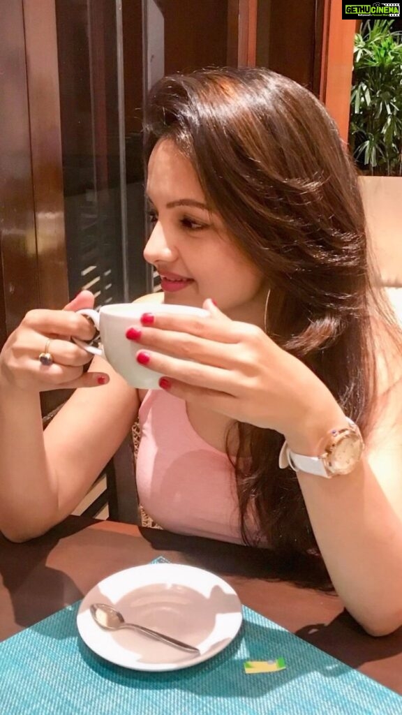 Giaa Manek Instagram - The difference 🤷‍♀.