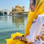 Giaa Manek Instagram – Trust and surrender 💫😇
.
.
.
#goldentemple #amritsar #waheguru #grateful