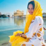 Giaa Manek Instagram - In the abode of peace and serenity . ✨Golden temple ✨ . . . #goldentemple #goldentempleamritsar #amritsar #gurudwara #waheguru #ikonkarੴ🙏