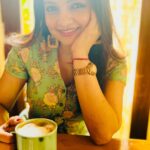 Giaa Manek Instagram – Undying love for food 😁💁🏻‍♀️.
.
.
.
#monday #food #life #happiness #love