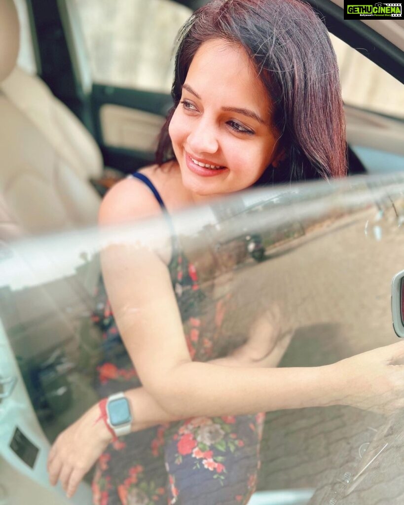 Giaa Manek Instagram - Looking forward to a better version of me for myself and others … 2023 🤗. . . . #alwaysaworkinprogress #love #light #gratitude