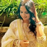 Giaa Manek Instagram - Alexa , play me a memory 💫.