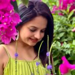 Giaa Manek Instagram – Hey !
Sharing some peace with you 🤍.
.
.
.
#love