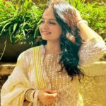 Giaa Manek Instagram - Alexa , play me a memory 💫.