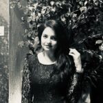 Giaa Manek Instagram - Because there’s always something to live for . Something to be thankful for . Something to look forward to . . . . #ladyinblack #gratitude