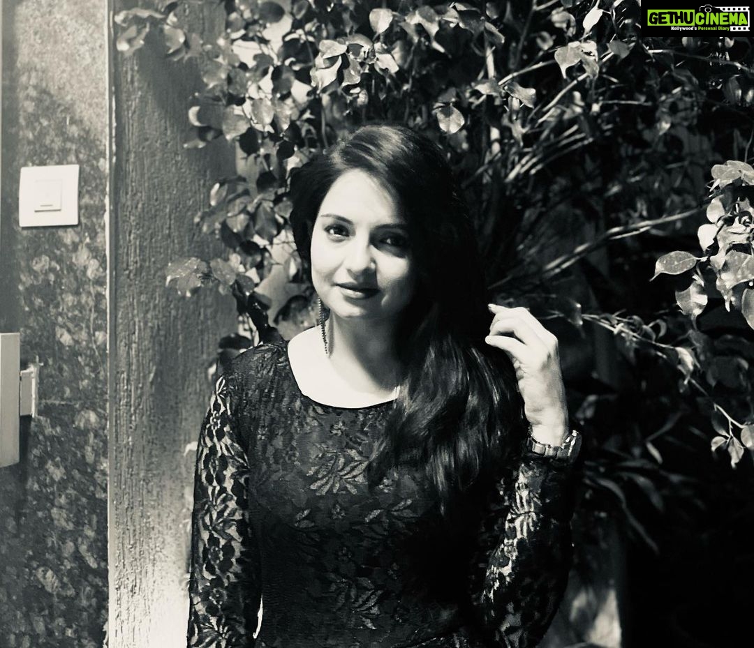 Giaa Manek Instagram - Because there’s always something to live for . Something to be thankful for . Something to look forward to . . . . #ladyinblack #gratitude