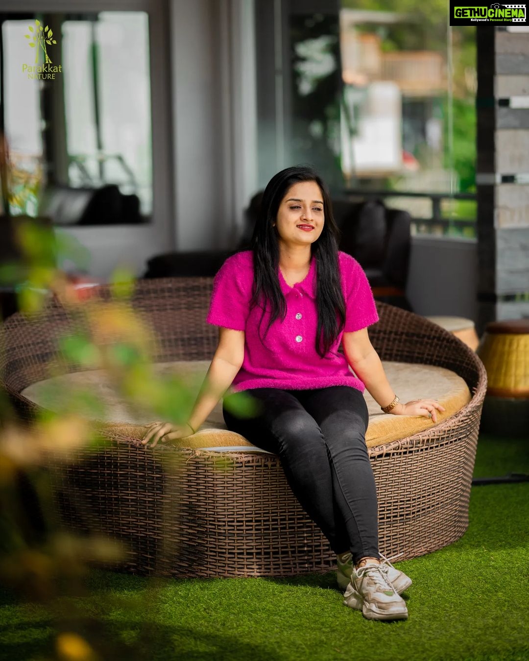 Gopika Anil Instagram - . Spend time alone, you'll realize a lot ! ☺️💫 . @parakkatnatureresortmunnar . #parakkatnatureresorts #munnar #munnartrip #tripmode #instagram #instapic #pi̇ctureoftheday #live #letlive