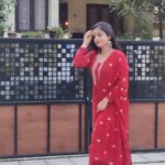 Gopika Anil Instagram - Be imperfectly real, it's perfectly rare ! . Thankyou @_anufathima__ @reeja_thaha for designing me this beautiful red salwar ♥️ @evanshi_designs ♥️ Earing @evanshi_jewellers ♥️ . Vc @__keerthana_anil__ 😘 . #red #reel #reelsofinstagram #tamilsong #love #evanshi #boutiqye #mycostume #designer #reelsvideo #loveforred #live #letlive #love #laugh #peace