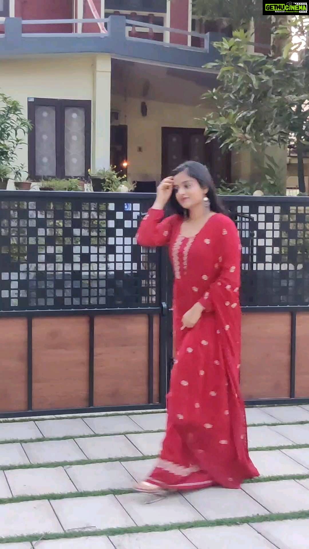 Gopika Anil Instagram - Be imperfectly real, it's perfectly rare ! . Thankyou @_anufathima__ @reeja_thaha for designing me this beautiful red salwar ♥️ @evanshi_designs ♥️ Earing @evanshi_jewellers ♥️ . Vc @__keerthana_anil__ 😘 . #red #reel #reelsofinstagram #tamilsong #love #evanshi #boutiqye #mycostume #designer #reelsvideo #loveforred #live #letlive #love #laugh #peace