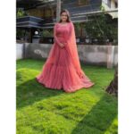 Gopika Anil Instagram - . Look for the magic in every moment ✨️ I m in love with this beautiful attire from @evanshi_designs ❤️ Thankyou so very much @_anufathima__ 😘😘😘😘 . Pc- @rinshipadannayil . #AIMA #televisionawards #bestpair #onscreen #attire #evanshi #myfav #feelingblessed #alwaysgrateful #asianet #santhwanam #shivanjali #aima2001 #awardnight #kozhikode