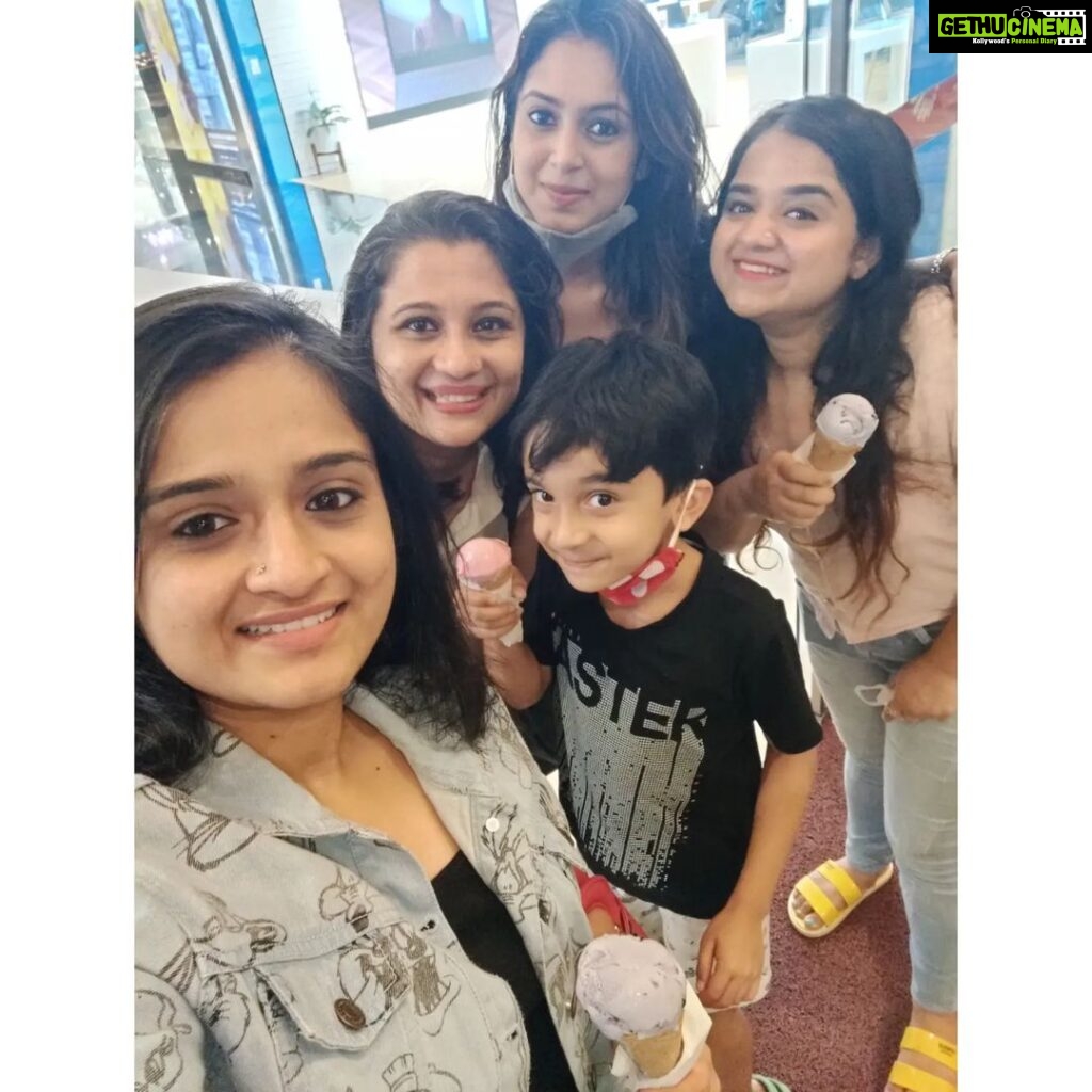 Gopika Anil Instagram - . My happy bunch ♥️ . #happybunch #happypeople #bestpeople #family #cousins #beyondfamily #endlesslove #sisters #sidubaby #thrissurdays #missing #fun #laughter #togetherness #soul #love #live #letlive #picoftheday #happiness #blessed