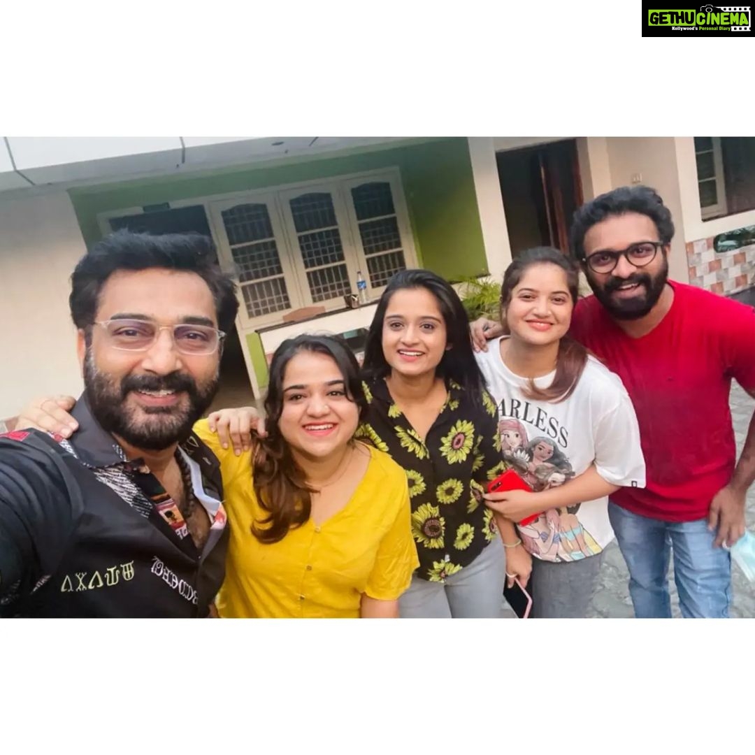 Gopika Anil Instagram - . ππ§Ώ @rajeev_parameshwar π @__keerthana_anil__ β₯οΈ @shafna.nizam π @sajinsajin_ π½ . #friends #friendslikefamily #love #laughter #fun #brotherhood #sisterhood #siblings #soulsisters #ourtime #meetups #bond #onlylaughter #gemofaperson #instatag #instagood #liveletlive