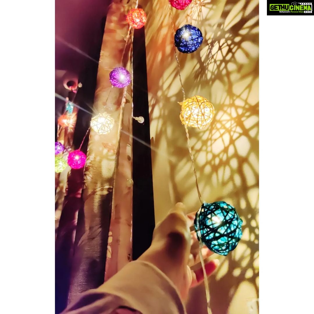 Gopika Anil Instagram - . Be your own light To face your darkness ✨ . Pc - i me and myself 😍 . #selfpotrait #imeandmyself #metime #beypurownlight #darkness #beatthedarkness #selflove #selfpotrait #myself #myspace #mytime #lovethis #enjoyurlife #live #letlive #love #laugh #peace #blessed #happiness #happyworld #happypeoplearound #lovingpeoplearound #grateful