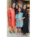 Gopika Anil Instagram – .
Fam jam 😍😍
Missing some 😒
@anil_kumar_v_b 
@beena_anil1 
@swapnatreasa_official 
@michelle_elza_manas
.
#famjam #family #friendslikefamily #missingsome #togetherness #love #laugh #fun #untillnexttime #verysoon #meetups #lovely