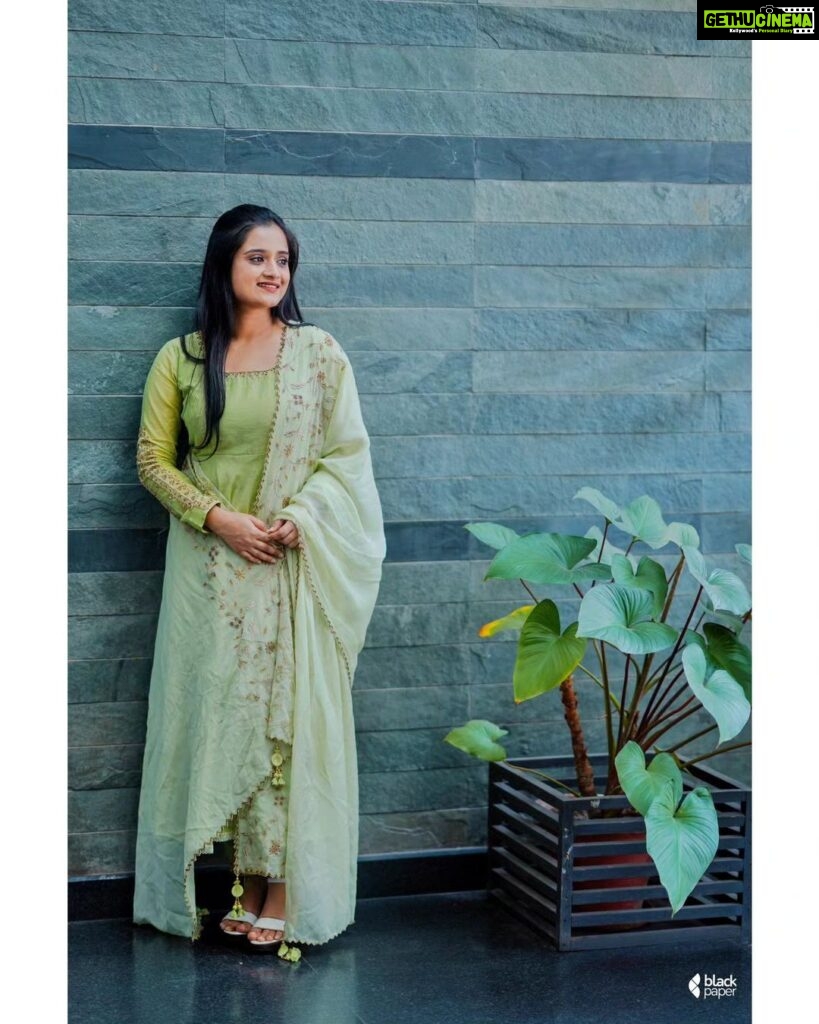 Gopika Anil Instagram - . Feeling grand in green ! 💚 This pastel green salwar from @jazaashdesignstudio 💚 📸 @blackpaper_weddingphotography . #pastelgreen #loveforpastels #jazaashdesignstudio #jazaash #blackpaperweddingphotography #pictureoftheday #instagood #instagrammer #salwar #attire #design