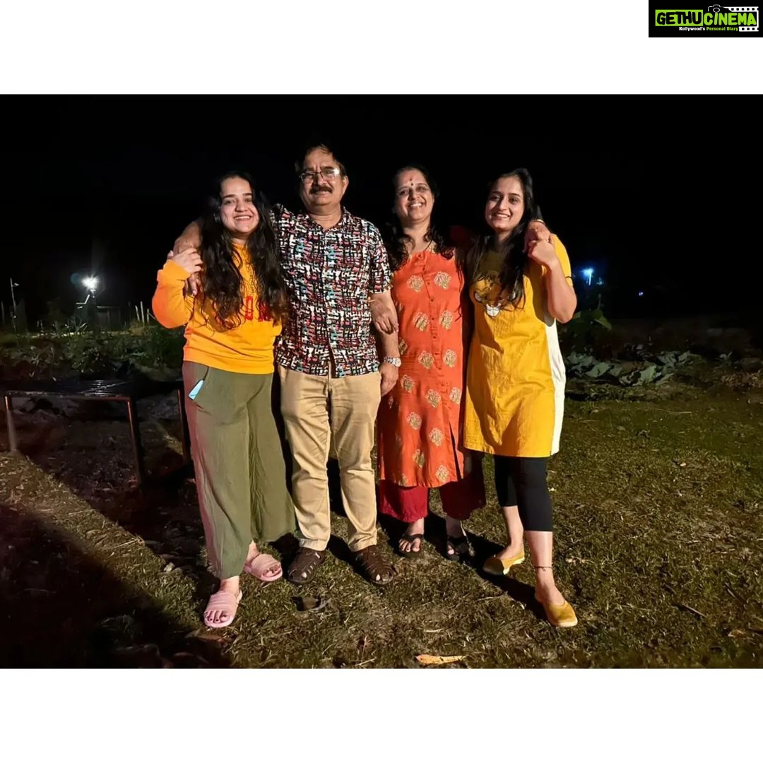 Gopika Anil Instagram - . When we have eachother we have everything ♥️ 🧿 @anil_kumar_v_b @beena_anil1 @__keerthana_anil__ . #US #family #everything #myworld #togetherness #thebestpeople #blessed #lifeline #tripaftersolong #muchneededbreak #love #live #letlive Ammoos farm fresh