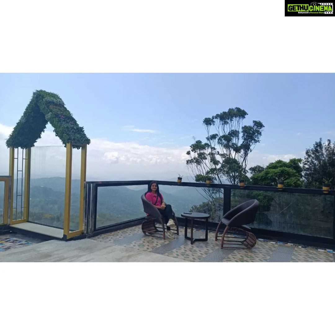Gopika Anil Instagram - . 🥰 @parakkatnatureresortmunnar . #munnardiaries #triptoremember #muchneededbreak #imeandmyself #family #blessed #happiness #live #letlive #munnar