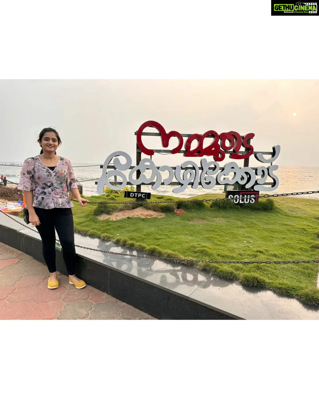 Gopika Anil Instagram - . Nammude Kozhikode 🥰😍 Pc @arungraghavan ♥️ . #nammudekozhikode #beach #kozhikode #calicut #eveningvibes #kozhikodebeach #outing #sunset