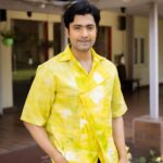 Gourab Roy Choudhary Instagram - i still remember our first eye contact..❤️❤️ Wardrobe @bohurupi_santiniketan ❤️ TEAM… WISEDUCK ❤️