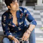 Gourab Roy Choudhary Instagram - fall for efforts, not words….❤️❤️❤️ TEAM WISEDUCK WARDROBE @soumodeepduttalabel 📸 @hashtag_piksography