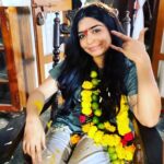 Gouri G Kishan Instagram - Scenes that never make it to the final cut can surely find it’s place on the gram, right 🫠 Go ahead, you are allowed to swipe and laugh 🙊 #SrideviShobanBabu releasing soon on @disneyplushotstar 💁🏻‍♀️ Vizag