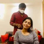 Gouri G Kishan Instagram – Chattiest on the makeup chair 🙊

This one’s for my lovely team on the sets of #SrideviShobanBabu 💗

From waking up groggily @ 4.30am in a new location, washing my throat down with 2-3 cups of black coffee to keep my eyes open, getting my character-look brief for the day, to helping me read my lines in Telugu, tolerating many days when my face was puffy, or I had dark circles, or when my hair was oily coz I just didn’t have the energy to wash it… These 4 have seen it all.. and still got the look perfect, everyday. 

You guys are the reason Sridevi turned out looking like how she did and I’m grateful to have worked with a team so passionate and sincere to their craft, and so goddamn good at it. 
Uday anna, Chiru anna, Prasad and Shruti – thank you for making me feel home during the entire filming of #SrideviShobanBabu and giving me my best look as yet. 

P.S – HUGE respect to all the ‘heroines’ who make it look as though looking good is easy. 🙌