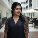 Gouri G Kishan Instagram - 🖤 📷 : @premsampaul Styling : @keepitstylish_by_ammu @styledbyammu Outfit : @jugalbandhi Make up : @the_color_pallete Jewellery : @amorettestore.in #explore #love #ınstagood #photoftheday #fashion #trending #me #smile #life #instamood Kochi, India