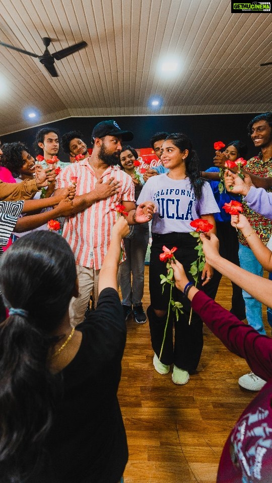 Gouri G Kishan Instagram - Anuraaga Sundhari just hit 1M π Watched it yet? π©ββ€οΈβπ¨ Link in bio β¨π @aswin_official @gauthamvasudevmenon @lenaasmagazine @shahad_k_muhammad @im_moozi @johnyantonyofficial @sathyamcinemas @lakshminathcreations #Anuragam #myselfandmymoves #mmm #dancewithmmm #AnuragamMovie #AswinJose #Shahad #GouriGKishan #GouthamVasudevMenon #JohnyAntony #JoelJohns #LakshminathCreation #SatyamCinemas #malayalamMovie Myself And My Moves