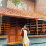 Gouri G Kishan Instagram – വിഷു ആശംസകൾ 🌻🌈🔅

#happyvishumyloves