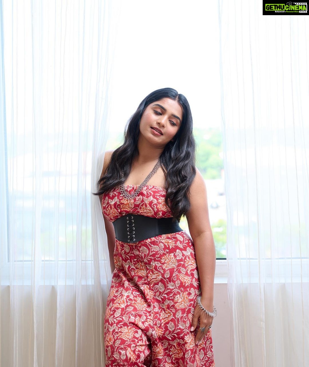 Gouri G Kishan Instagram - Swipe last to see the true lapse that I am π£ Styled by @joe_elize_joy @styyledbyjoe Photography @ashique_hassan MUAH @laxmi_saneesh Outfit @ekdant_india Belt @flyhigh______ Jewellery @silver_andsalt @allonawallkochi