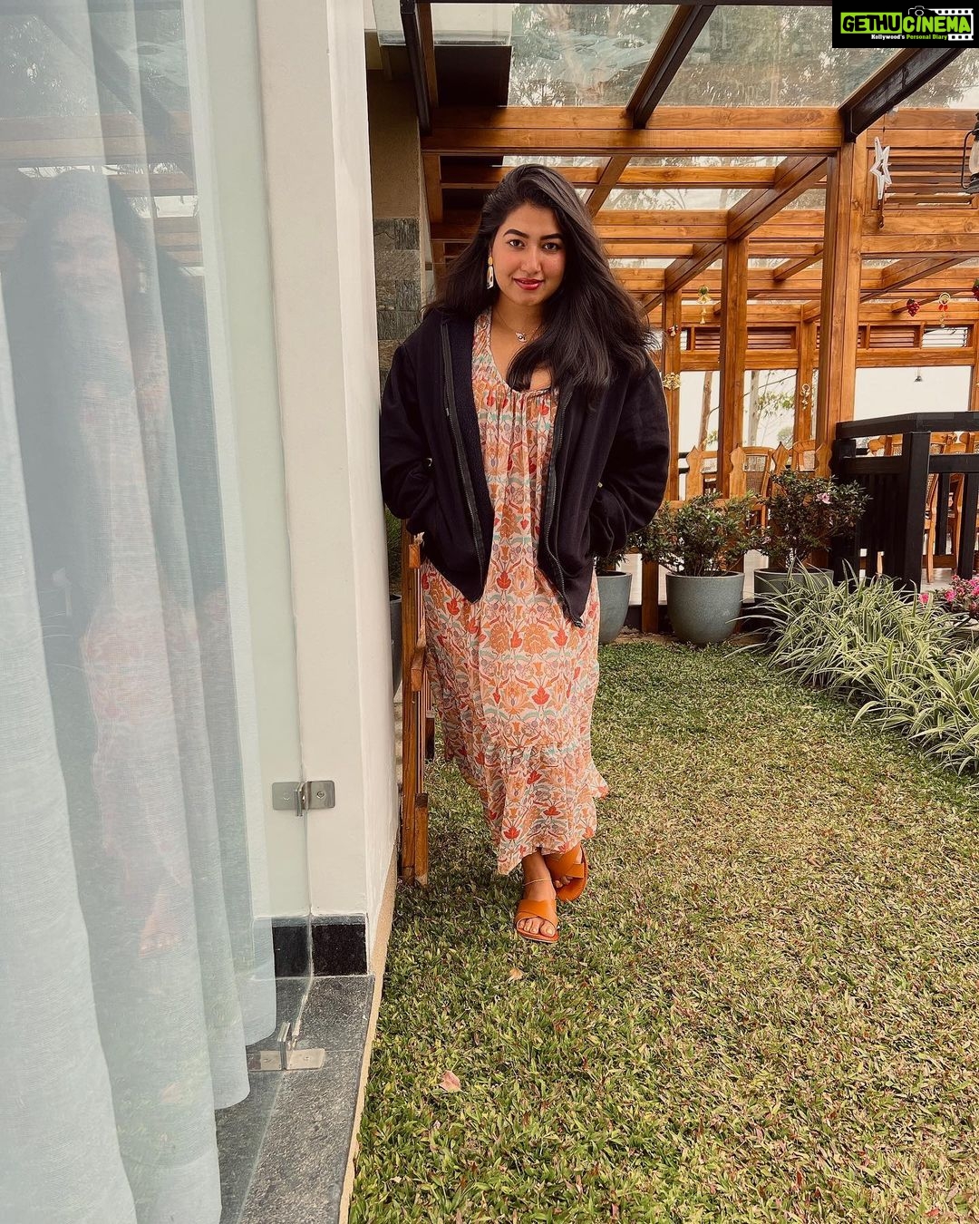 Grace Antony Instagram - Sheβs Dreaming π . . . . . π @signatures_by_treesa_josh πΈ @jo_makeup_artist π @chandysdrizzledrops @allonawallkochi @anitha_anuj . . #graceantony #travel #traveling #vacation #december #diary