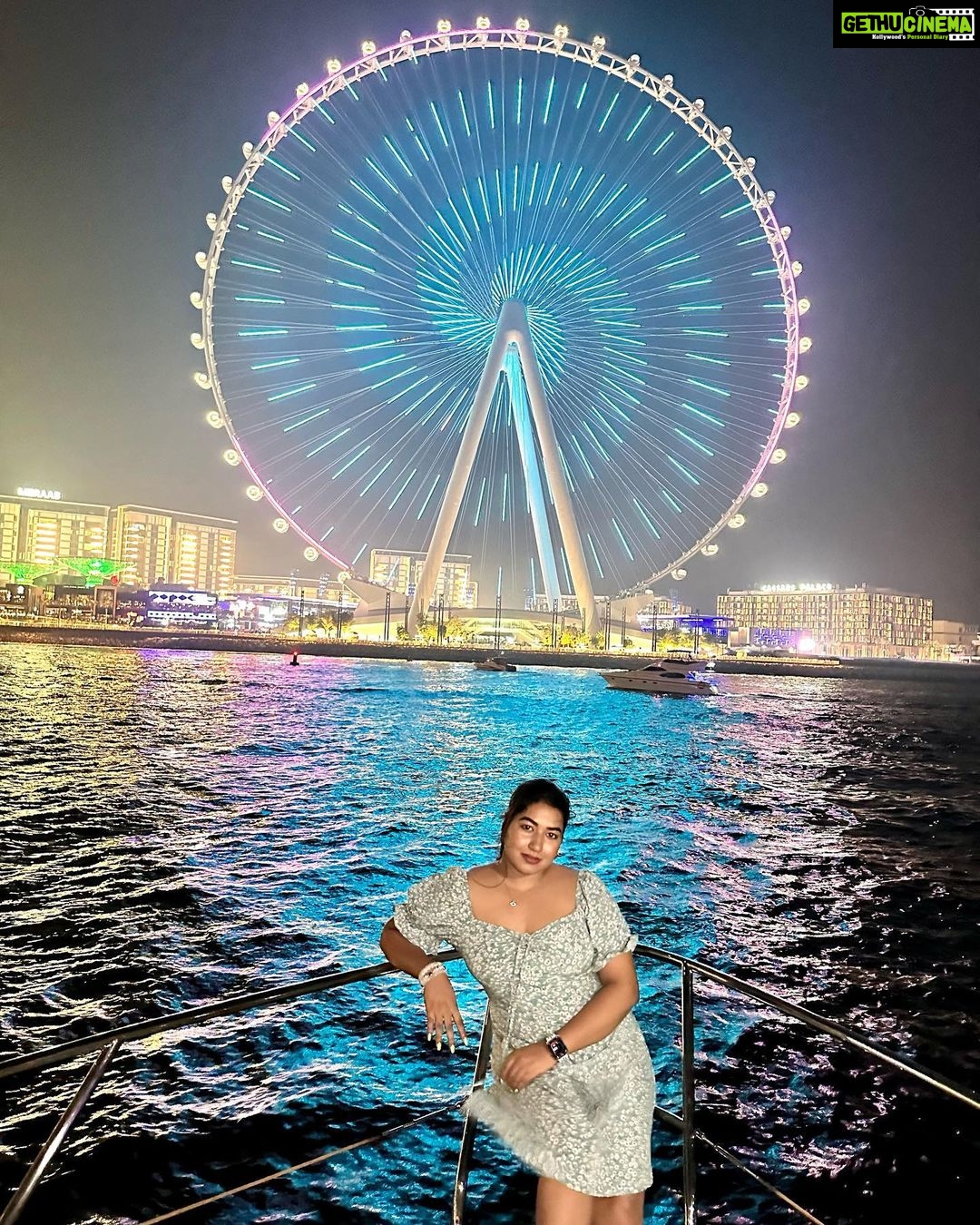 Grace Antony Instagram - Pretty to see,Hard to catch 🎡🌀 . . . . . #graceantony #travel #travellife #travelling #dubai
