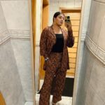 Grace Antony Instagram - 🍗🫥 . . . . Wearing @gospelofdesign @stylestoriesbypriyanka 🤍 #graceantony #promotion #saturdaynight #movies #malayalam #saniyaiyappan