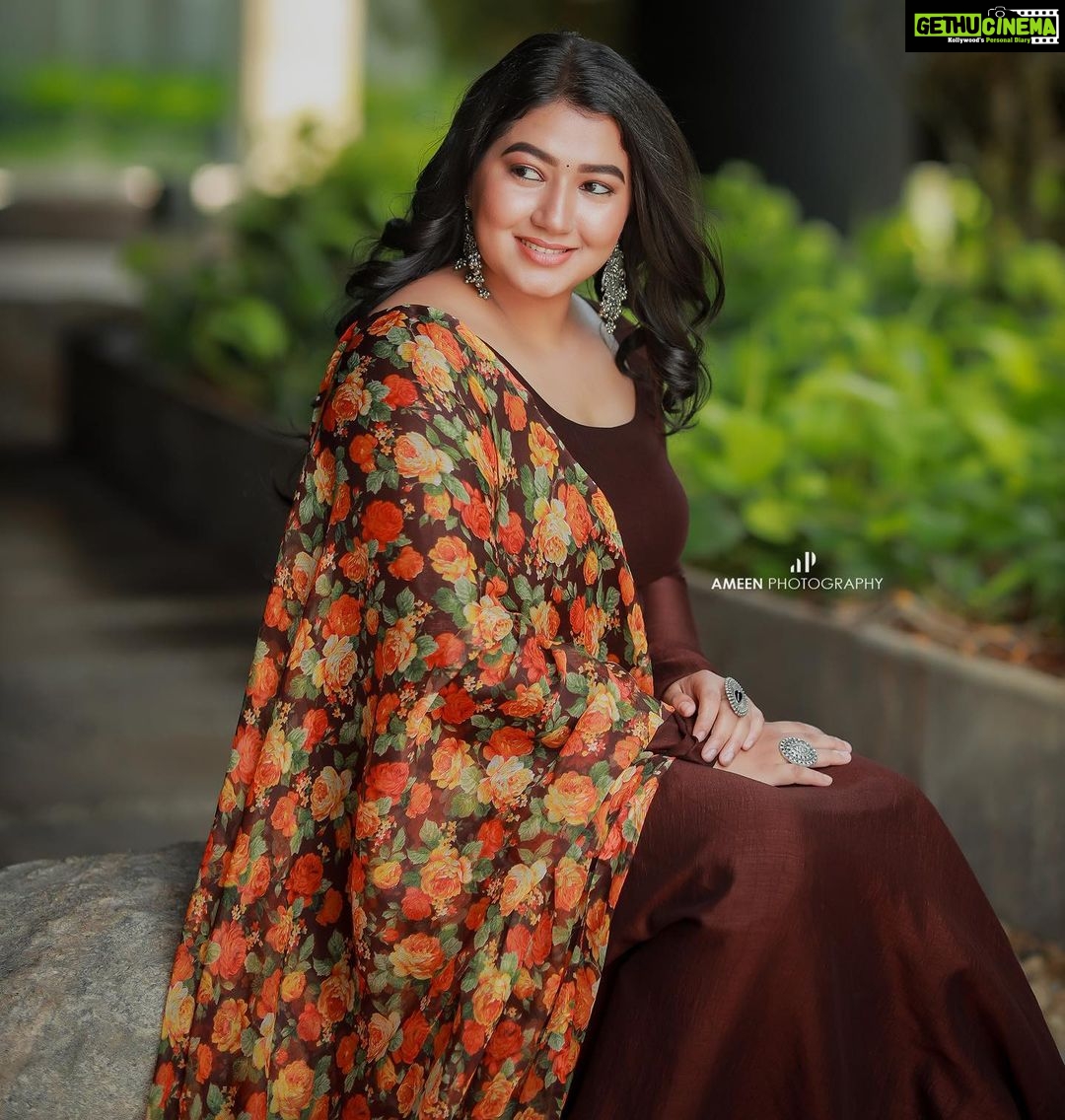 Grace Antony Instagram - Blooming β¨πΈπΌπΊπ·ππΌ . . . . Mua &hair @jo_makeup_artist β¨ Still @ameensabil Costume & styling - @habits_18422 @bloom_by_priyanka @stylestoriesbypriyanka