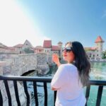 Grace Antony Instagram - Add some colours 🌈🎈🧸🧿⛱️🚦🏝️🎡🍭🍋🍄 . . . . . 📸 @shamsukotta . #travel #dubai #graceantony #riverland #dubailife #travelphotography Riverland Dubai
