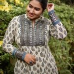 Grace Antony Instagram - Bloomin..🌻 . . . . 📸 @abytomcyriac Styling @stylestoriesbypriyanka 👗 @klumbyprajinajaanaki . #onam #onamvibes #grace #graceantony #salwar #malayali #actress
