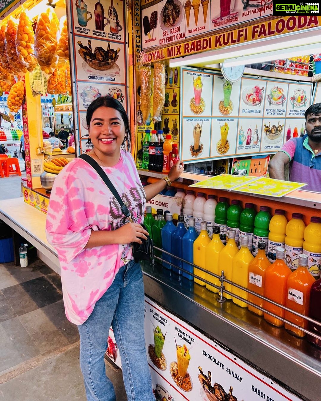 Grace Antony Instagram - Kulfi kulfi ,,,🍹🍹🍹🍹 . . . . . . . #mumbaifood #streetfood #kulfi #mumbaidiaries #bombay #graceantony
